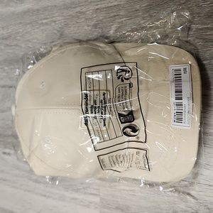 Brand new! Daily Reminder Dad Cap hat beige